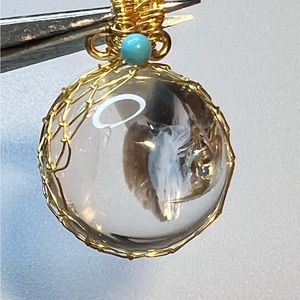 Beautiful Azeztulite pendant with rainbow reflections 21mm